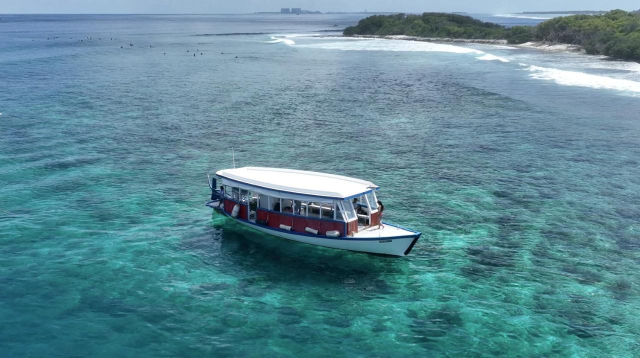 Surf Yoga Camp Hotel Thulusdhoo ภายนอก รูปภาพ