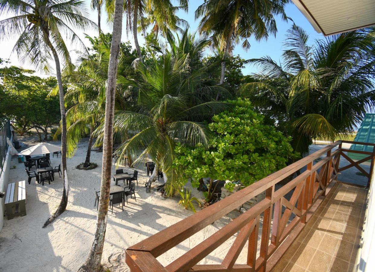 Surf Yoga Camp Hotel Thulusdhoo ภายนอก รูปภาพ